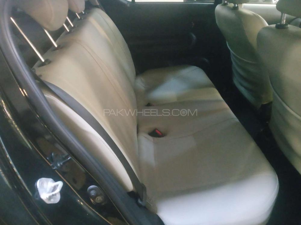 Toyota Aqua 2017 for Sale in Karachi Toyota Aqua 2017 for Sale in Karachi Image-11