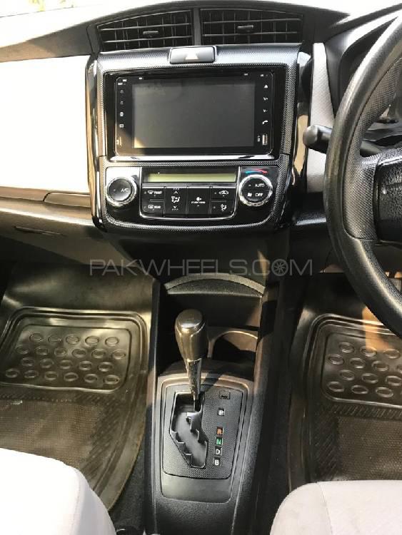 Toyota Corolla Axio 2016 for Sale in Lahore Toyota Corolla Axio 2016 for Sale in Lahore Image-5