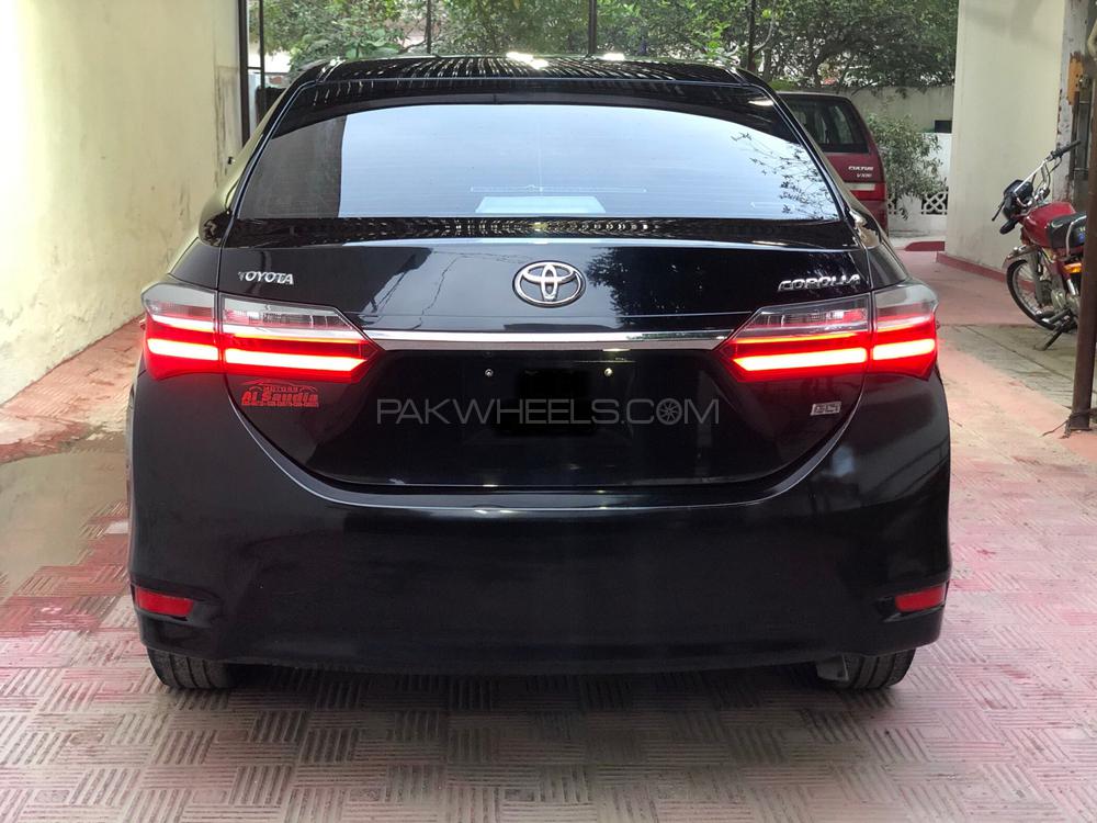 Toyota Corolla 2017 for Sale in Lahore Image-1