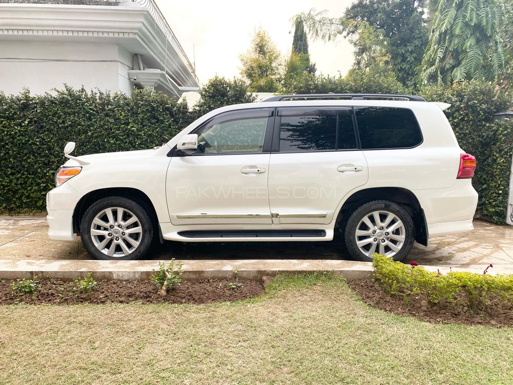 Toyota Land Cruiser 2014 for Sale in Islamabad Image-1