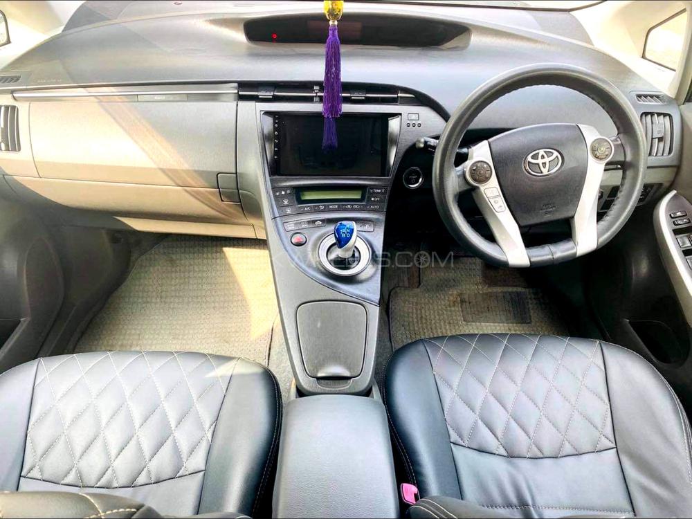 ٹویوٹا پریوس 2010 for Sale in لاہور ٹویوٹا پریوس 2010 for Sale in لاہور Image-3