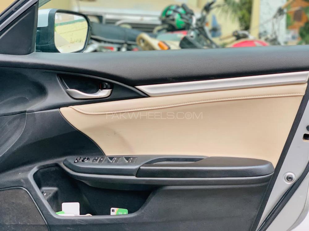 Honda Civic 2017 for Sale in Multan Honda Civic 2017 for Sale in Multan Image-12