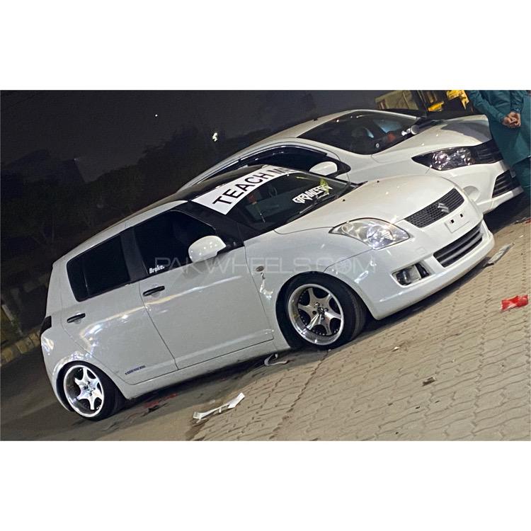 Suzuki Swift - 2011  Suzuki Swift - 2011  Image-4