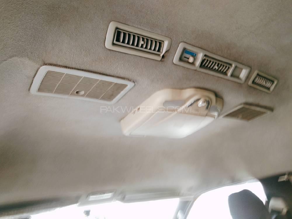 Toyota Hiace 2012 for Sale in Lahore Toyota Hiace 2012 for Sale in Lahore Image-8