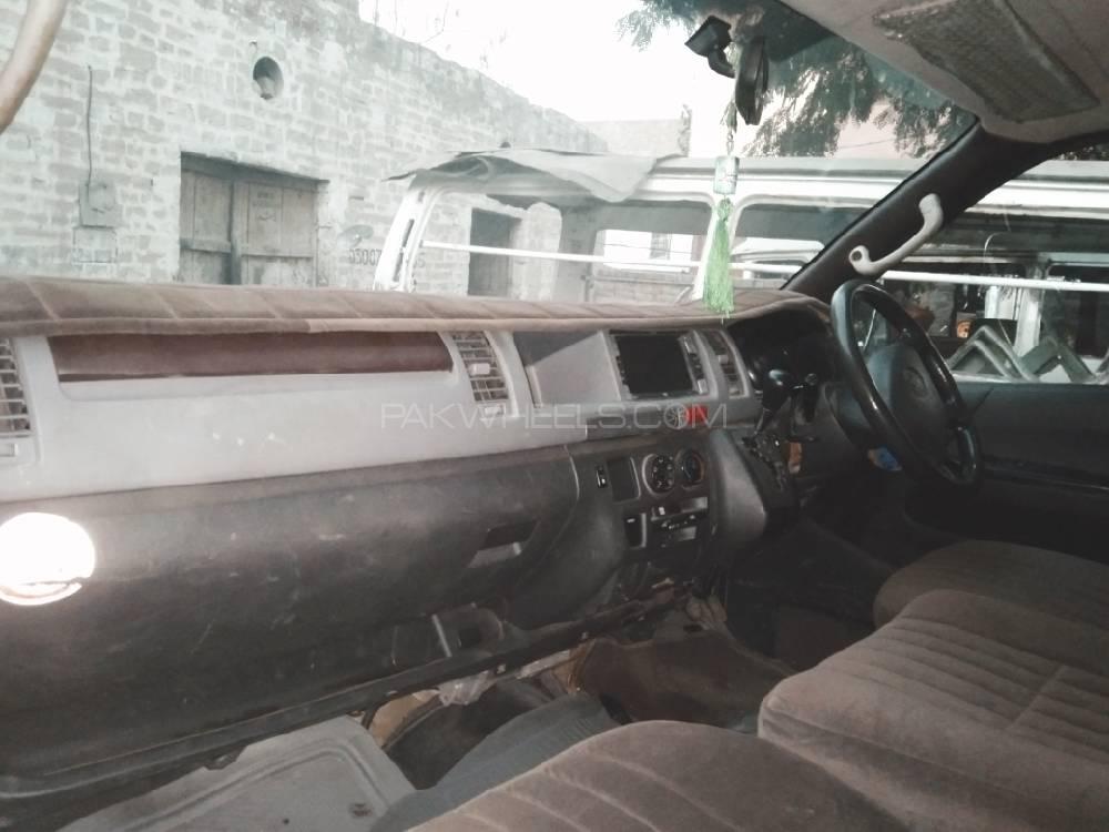 Toyota Hiace 2012 for Sale in Lahore Toyota Hiace 2012 for Sale in Lahore Image-16