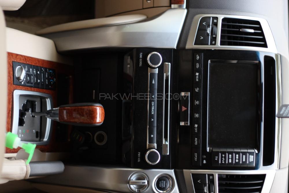 Toyota Land Cruiser 2013 for Sale in Karachi Toyota Land Cruiser 2013 for Sale in Karachi Image-9
