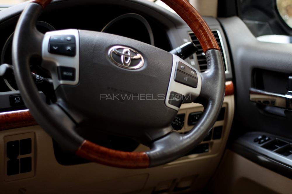 Toyota Land Cruiser 2013 for Sale in Karachi Toyota Land Cruiser 2013 for Sale in Karachi Image-10