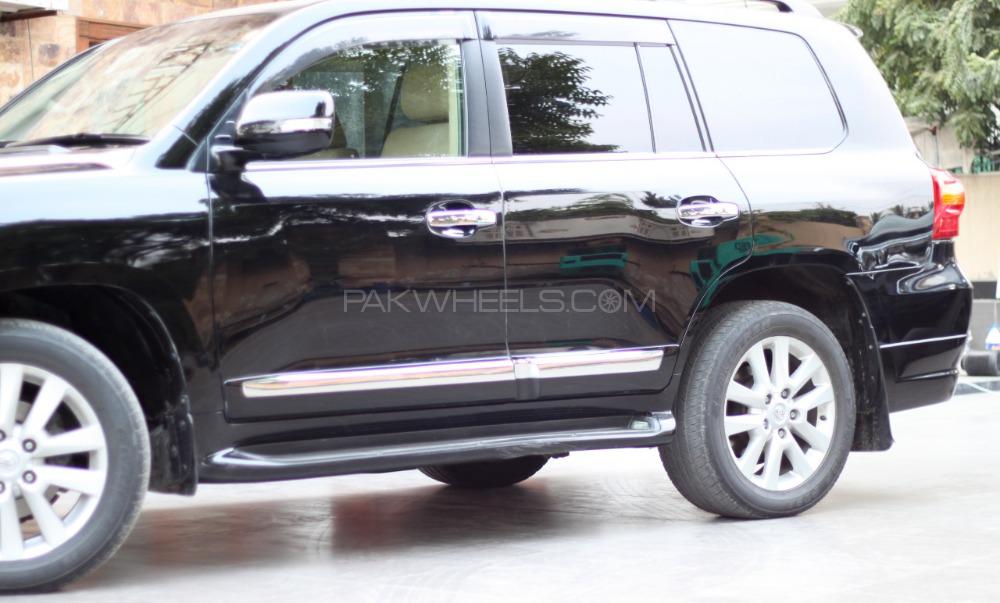 Toyota Land Cruiser 2013 for Sale in Karachi Toyota Land Cruiser 2013 for Sale in Karachi Image-14