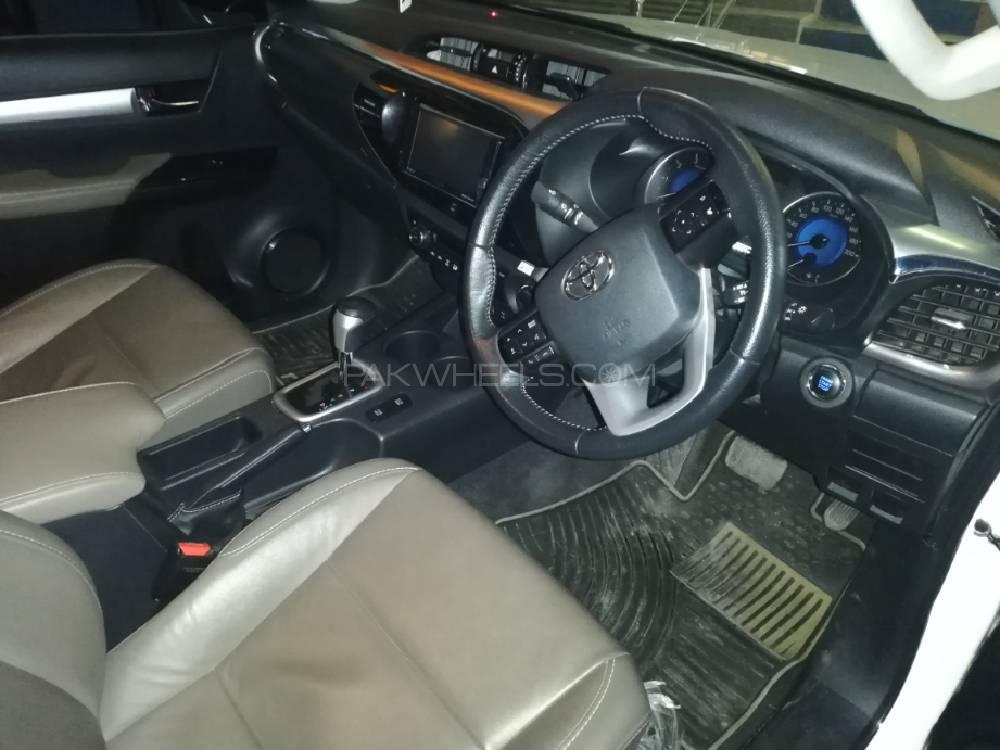 Toyota Hilux 2019 for Sale in Lahore Toyota Hilux 2019 for Sale in Lahore Image-7