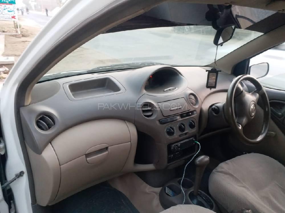 Toyota Platz 2003 for Sale in Layyah Image-1