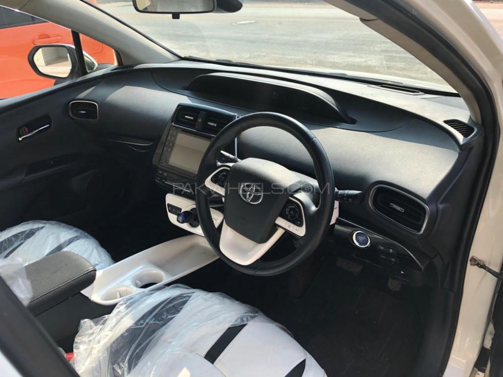 Toyota Prius 2016 for Sale in Multan Toyota Prius 2016 for Sale in Multan Image-13