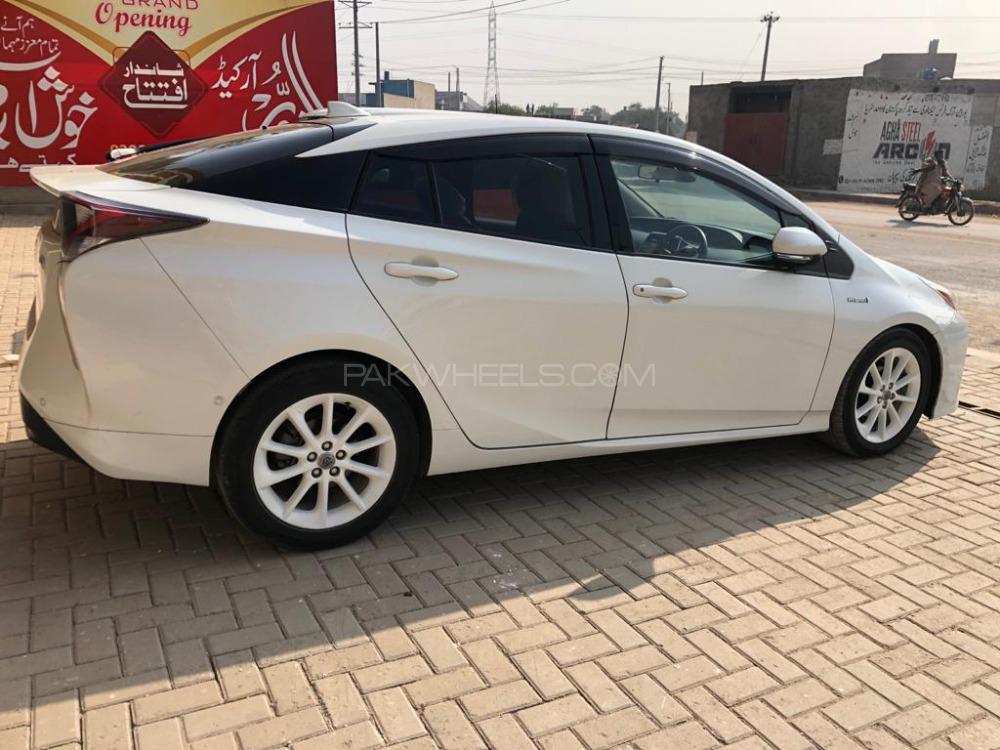 Toyota Prius 2016 for Sale in Multan Toyota Prius 2016 for Sale in Multan Image-10