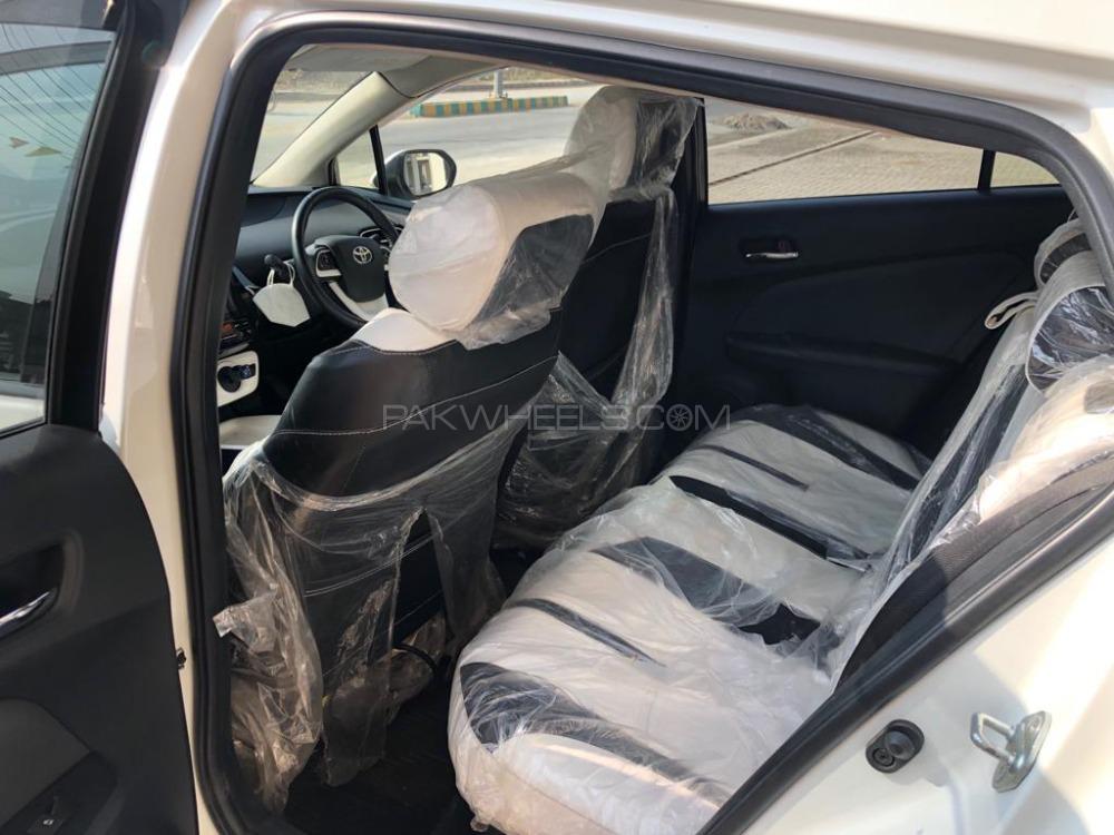 Toyota Prius 2016 for Sale in Multan Toyota Prius 2016 for Sale in Multan Image-11