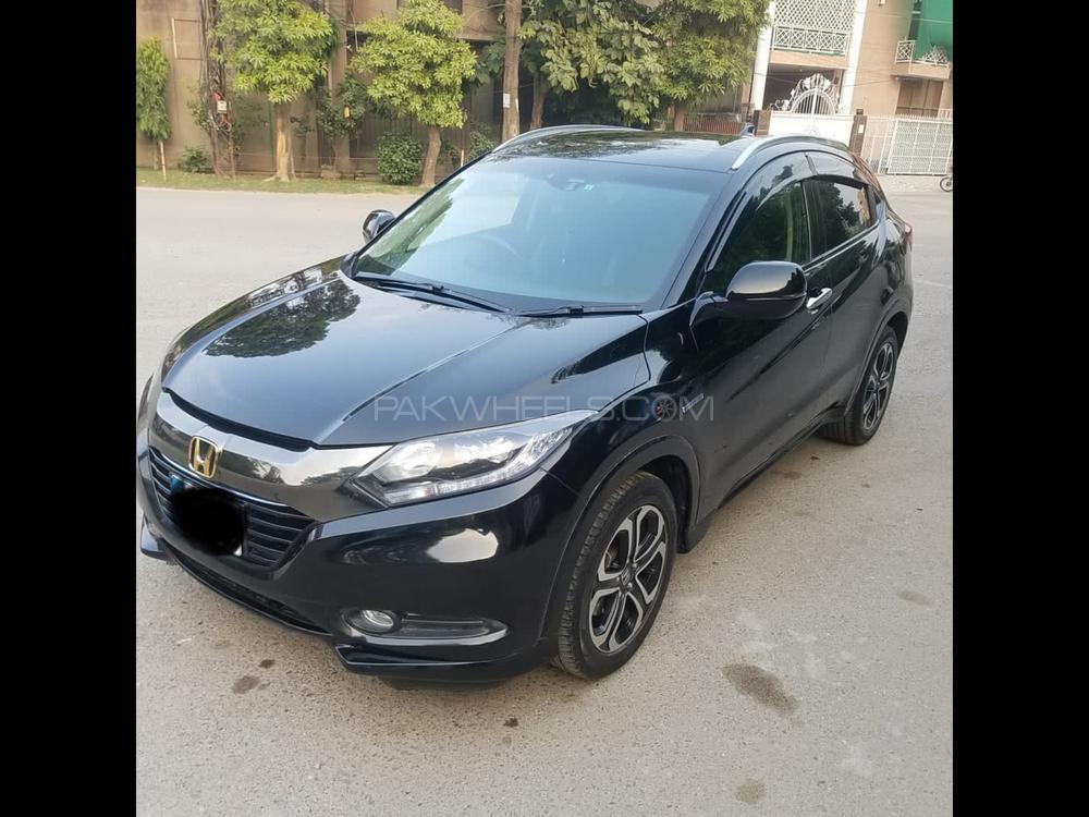 Honda Vezel 2015 for Sale in Lahore Image-1
