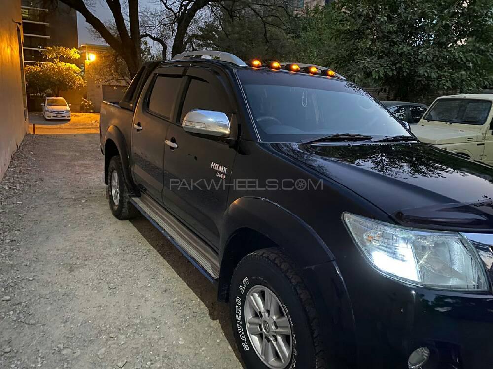 Toyota Hilux 2015 for Sale in Islamabad Toyota Hilux 2015 for Sale in Islamabad Image-3