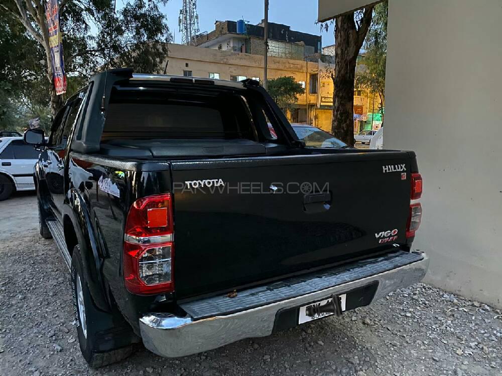 Toyota Hilux 2015 for Sale in Islamabad Toyota Hilux 2015 for Sale in Islamabad Image-8