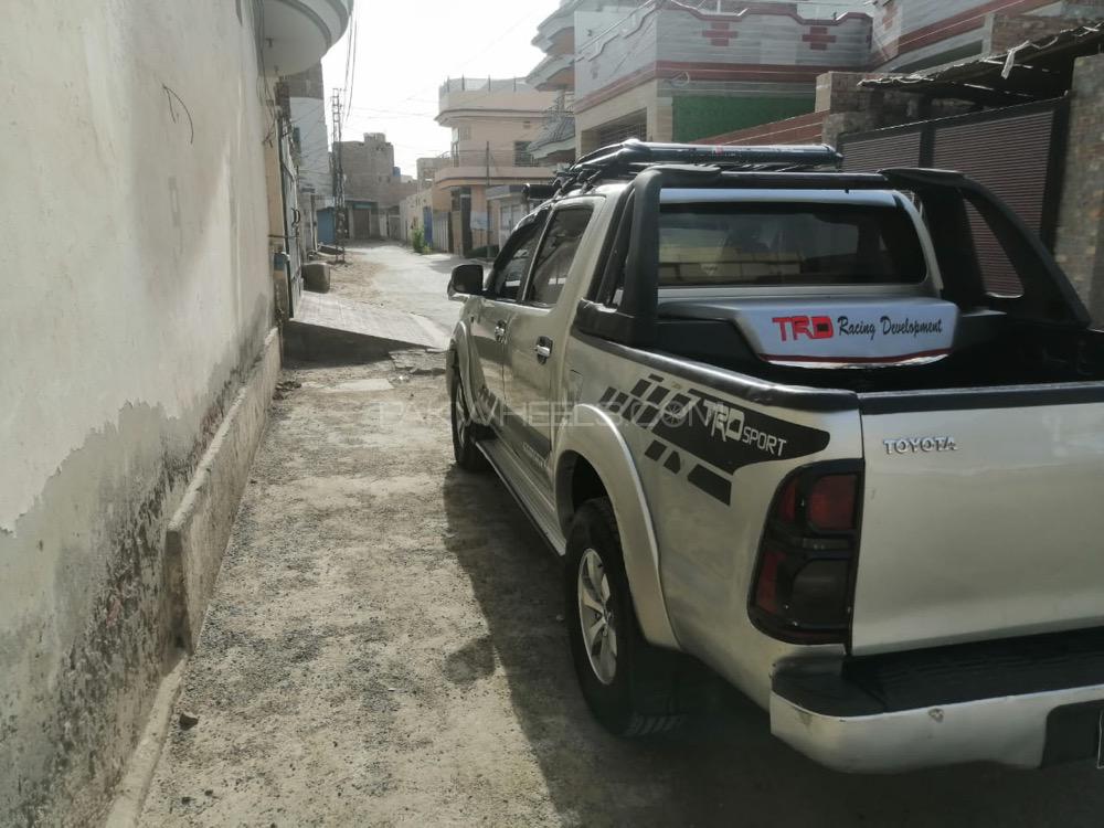 Toyota Hilux 2005 for Sale in Toba Tek Singh Toyota Hilux 2005 for Sale in Toba Tek Singh Image-14