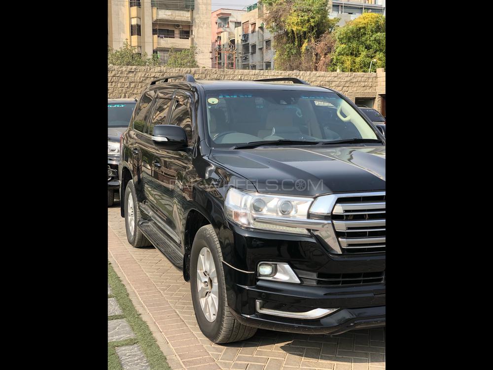 Toyota Land Cruiser 2016 for Sale in Karachi Toyota Land Cruiser 2016 for Sale in Karachi Image-3