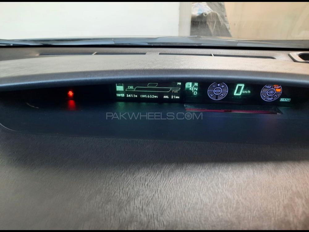Toyota Prius 2011 for Sale in Lahore Toyota Prius 2011 for Sale in Lahore Image-10