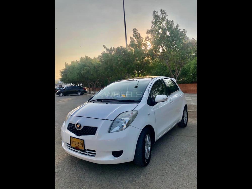 Toyota Vitz 2007 for Sale in Karachi Image-1
