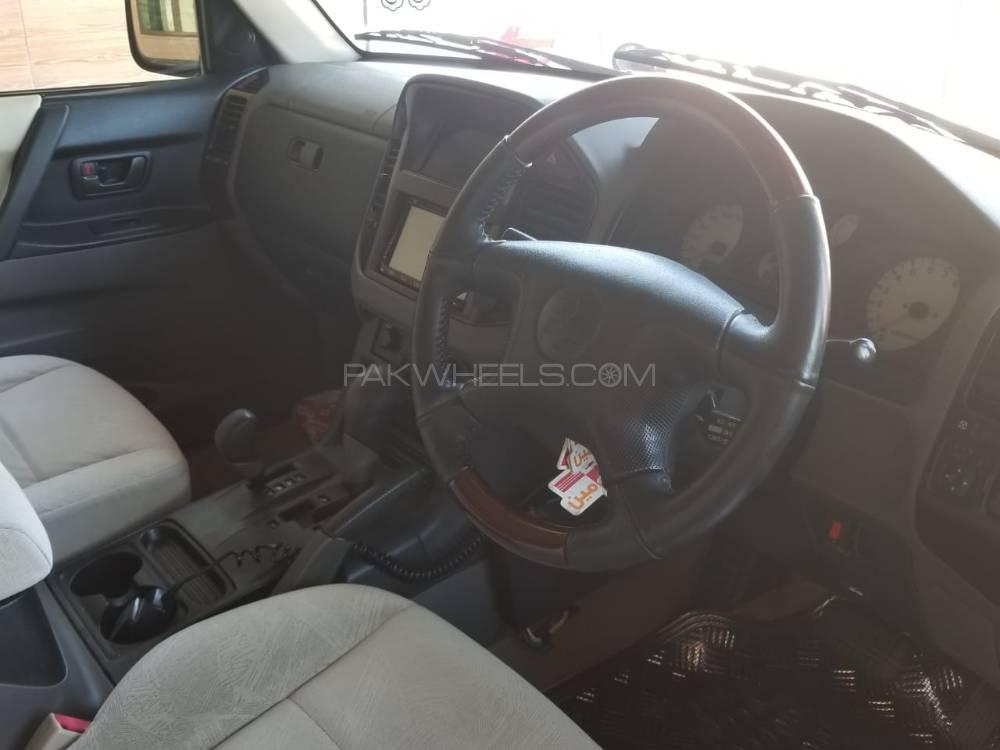 Mitsubishi Pajero 2004 for Sale in Lahore Mitsubishi Pajero 2004 for Sale in Lahore Image-3
