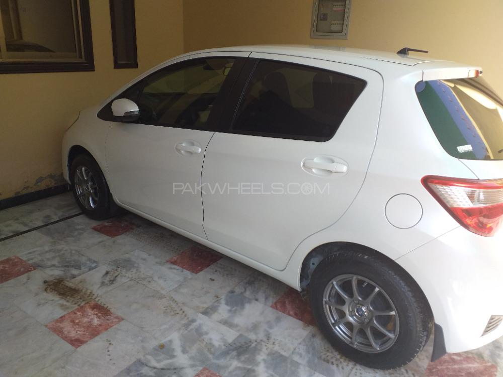 Toyota Vitz 2017 for Sale in Peshawar Toyota Vitz 2017 for Sale in Peshawar Image-4