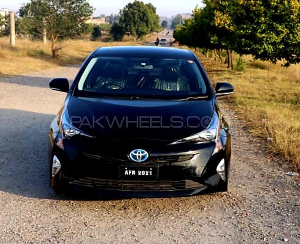 Toyota Prius 2017 for Sale in Swabi Image-1