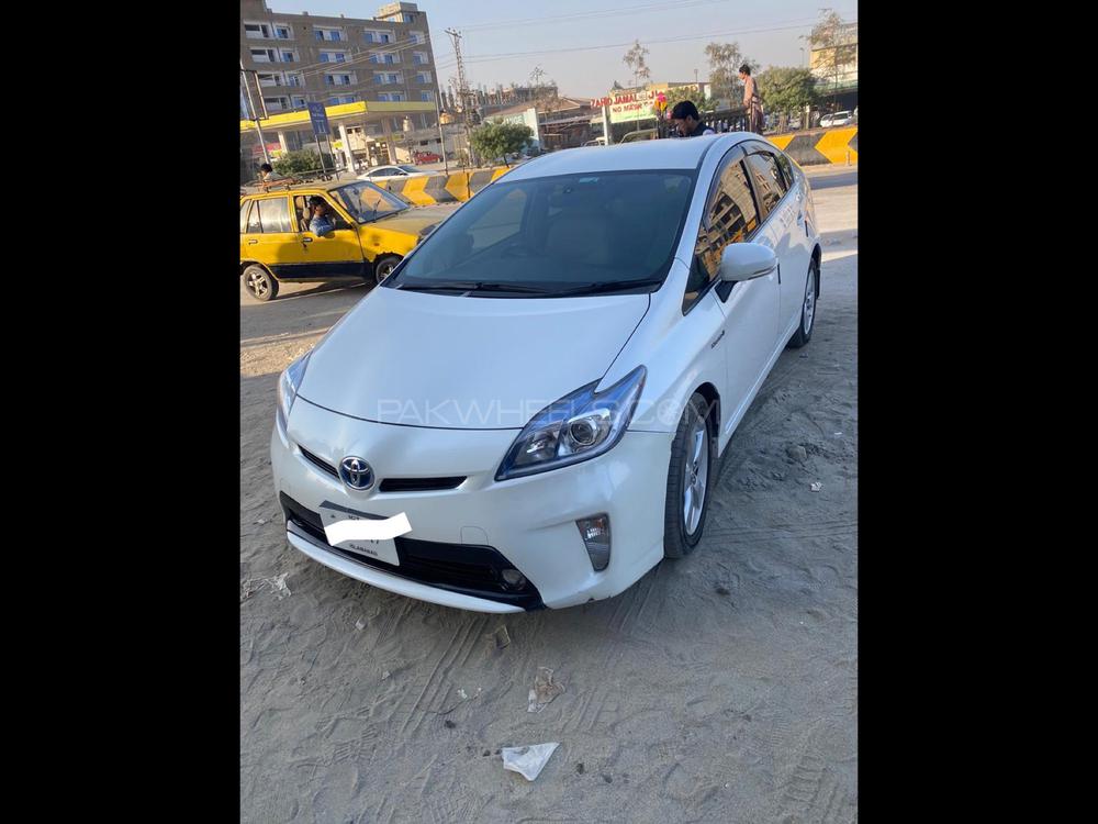 Toyota Prius 2014 for Sale in Islamabad Toyota Prius 2014 for Sale in Islamabad Image-3