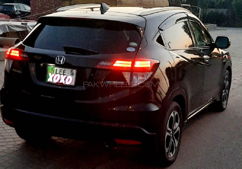 Honda Vezel 2014 for Sale in Lahore Honda Vezel 2014 for Sale in Lahore Image-5