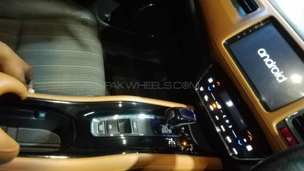 Honda Vezel 2014 for Sale in Karachi Honda Vezel 2014 for Sale in Karachi Image-5