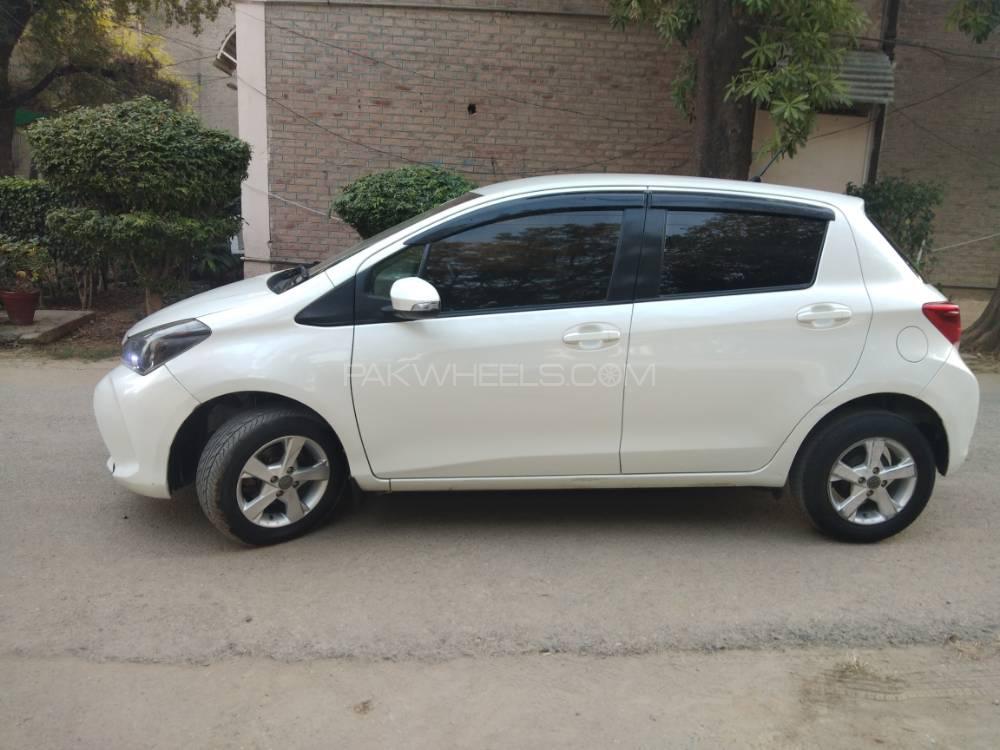 Toyota Vitz 2017 for Sale in Lahore Toyota Vitz 2017 for Sale in Lahore Image-4