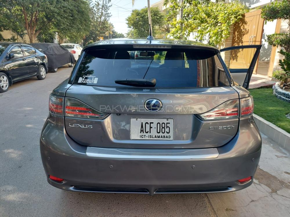 Lexus CT200h 2013 for Sale in Karachi Lexus CT200h 2013 for Sale in Karachi Image-2
