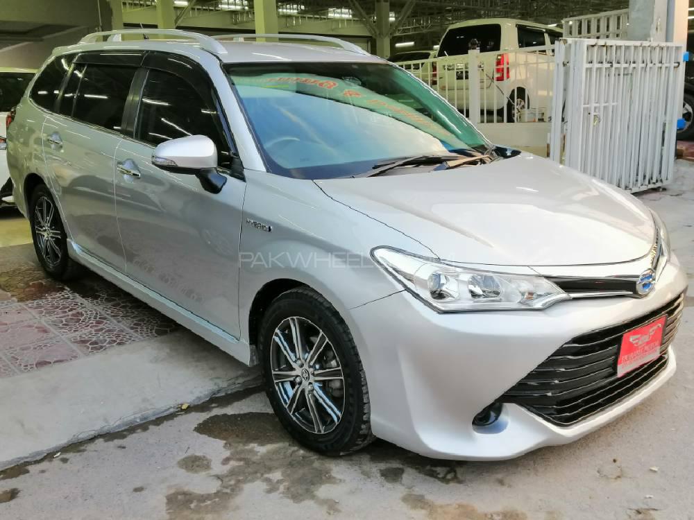 Toyota Corolla Axio 2015 for Sale in Peshawar Image-1