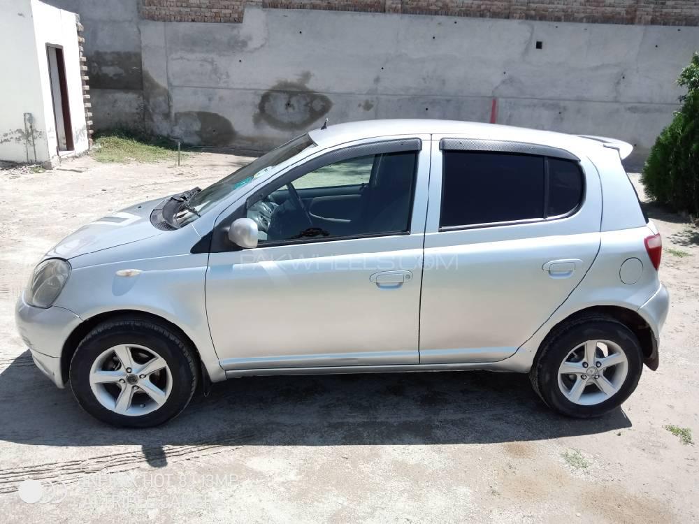 Toyota Vitz 2000 for Sale in Peshawar Image-1