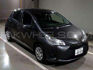 Toyota Vitz 2017 for Sale in Peshawar Image-1