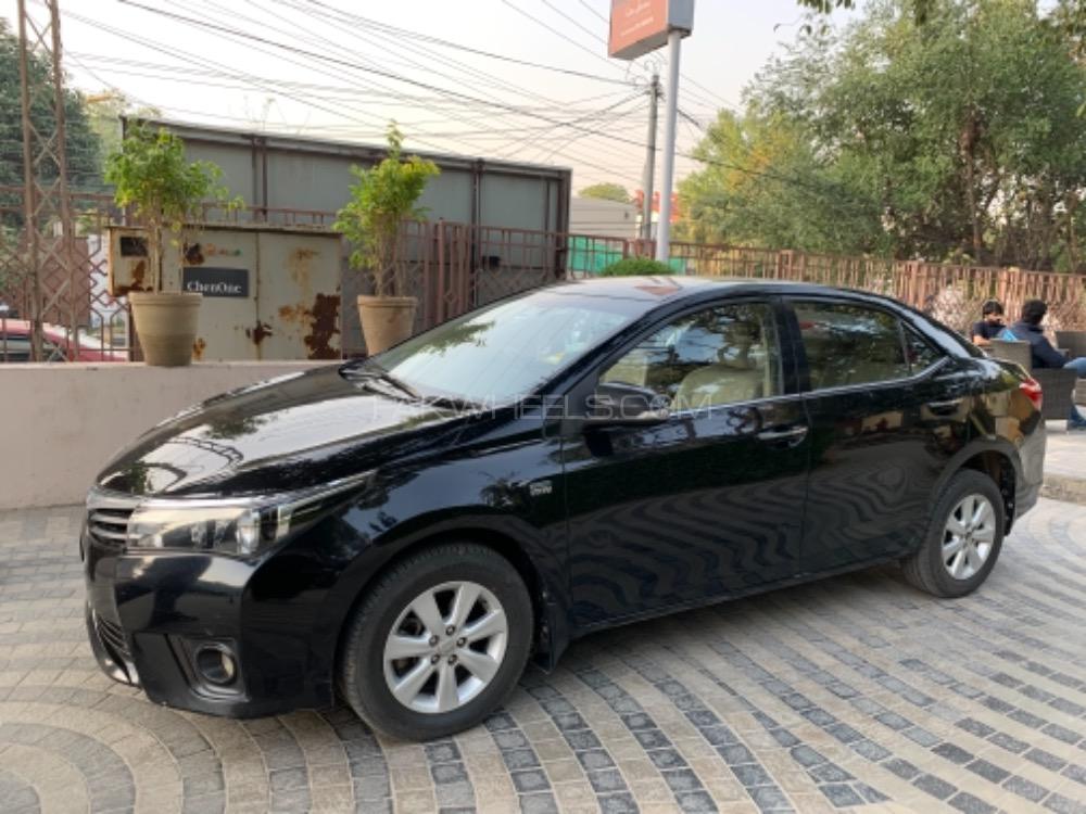 Toyota Corolla 2015 for Sale in Lahore Image-1