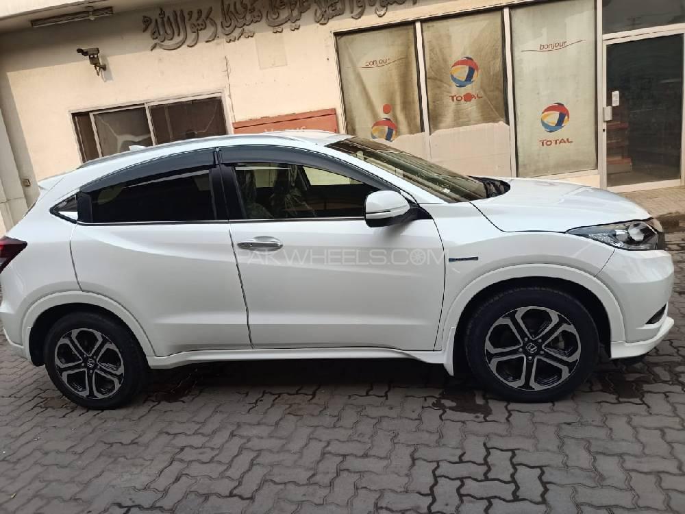 Honda Vezel 2014 for Sale in Lahore Honda Vezel 2014 for Sale in Lahore Image-4