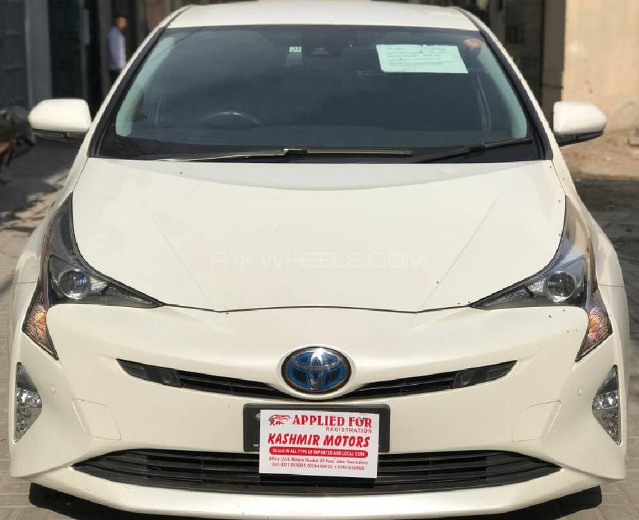 Toyota Prius 2017 for Sale in Lahore Image-1