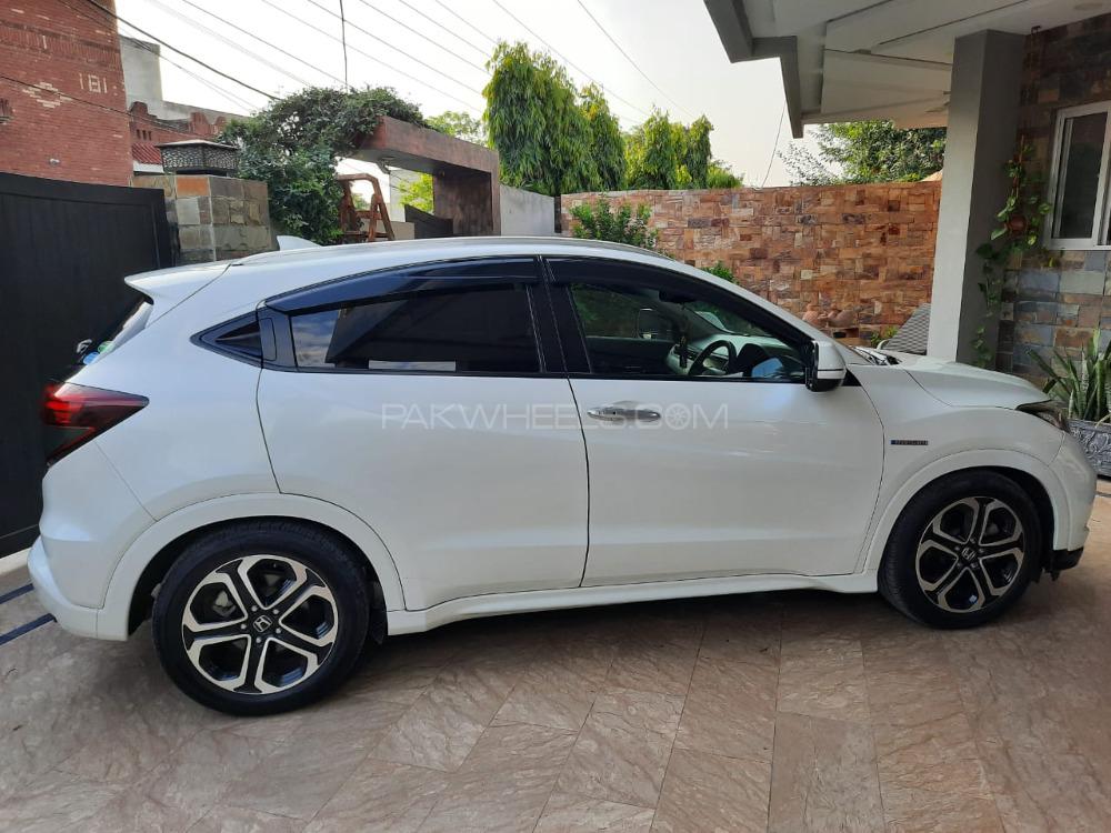 Honda Vezel 2014 for Sale in Lahore Honda Vezel 2014 for Sale in Lahore Image-12