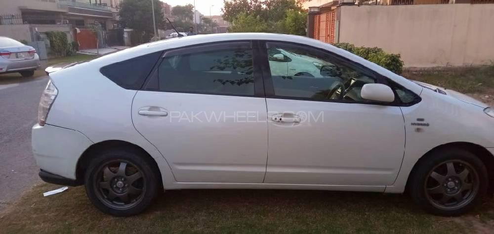 Toyota Prius 2007 for Sale in Lahore Toyota Prius 2007 for Sale in Lahore Image-4