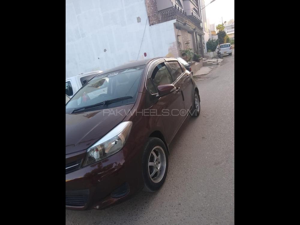 Toyota Vitz 2011 for Sale in Karachi Image-1