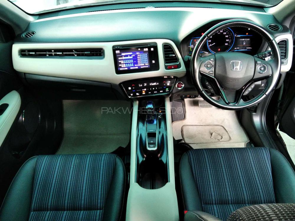 Honda Vezel 2015 for Sale in Karachi Honda Vezel 2015 for Sale in Karachi Image-11