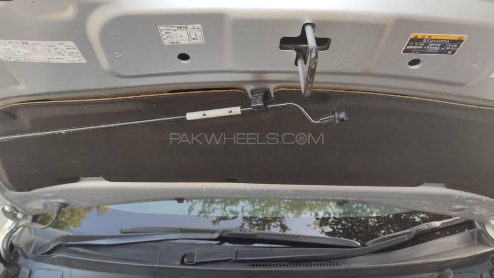 Toyota Prius 2017 for Sale in Lahore Toyota Prius 2017 for Sale in Lahore Image-10