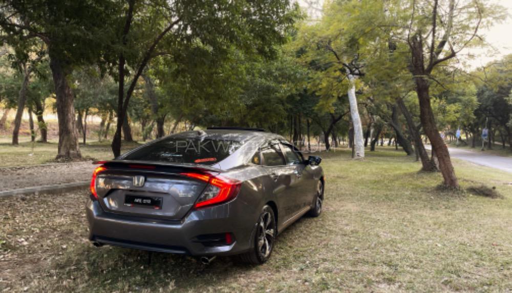 Honda Civic - 2017  Honda Civic - 2017  Image-2