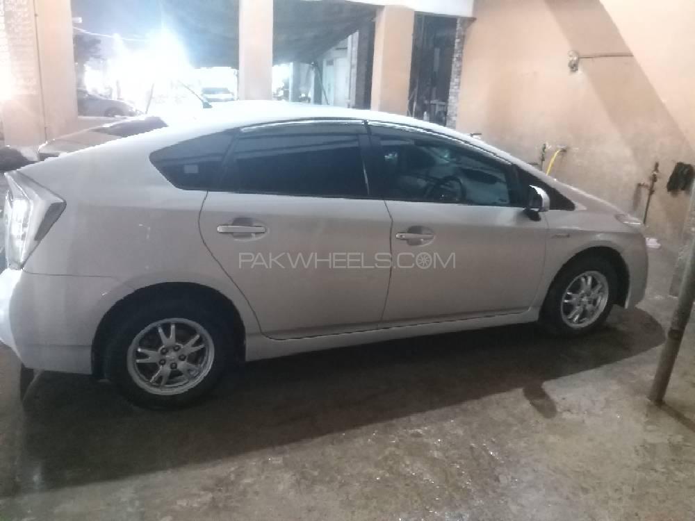 Toyota Prius 2011 for Sale in Faisalabad Toyota Prius 2011 for Sale in Faisalabad Image-6