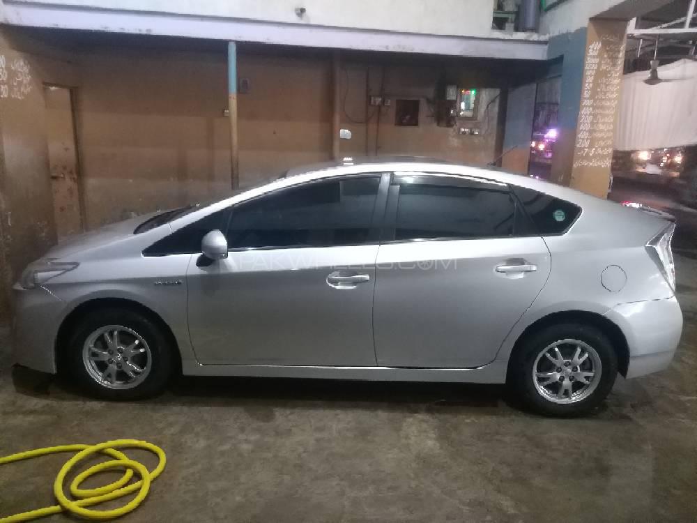 Toyota Prius 2011 for Sale in Faisalabad Toyota Prius 2011 for Sale in Faisalabad Image-2