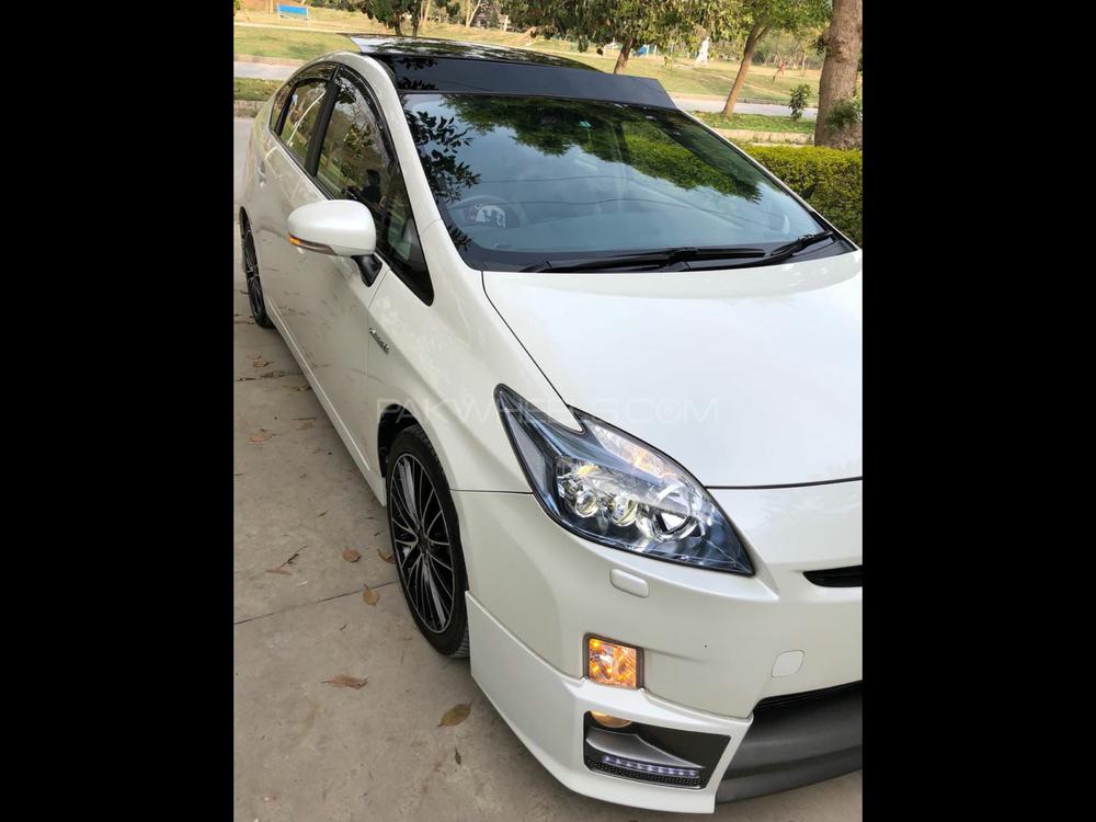 Toyota Prius 2011 for Sale in Peshawar Image-1