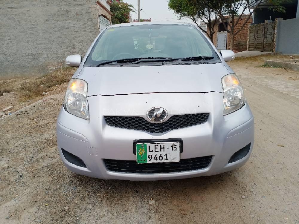 Toyota Vitz 2013 for Sale in Sahiwal Image-1