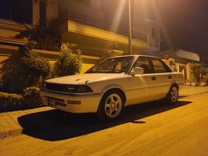 Toyota Corolla - 1990