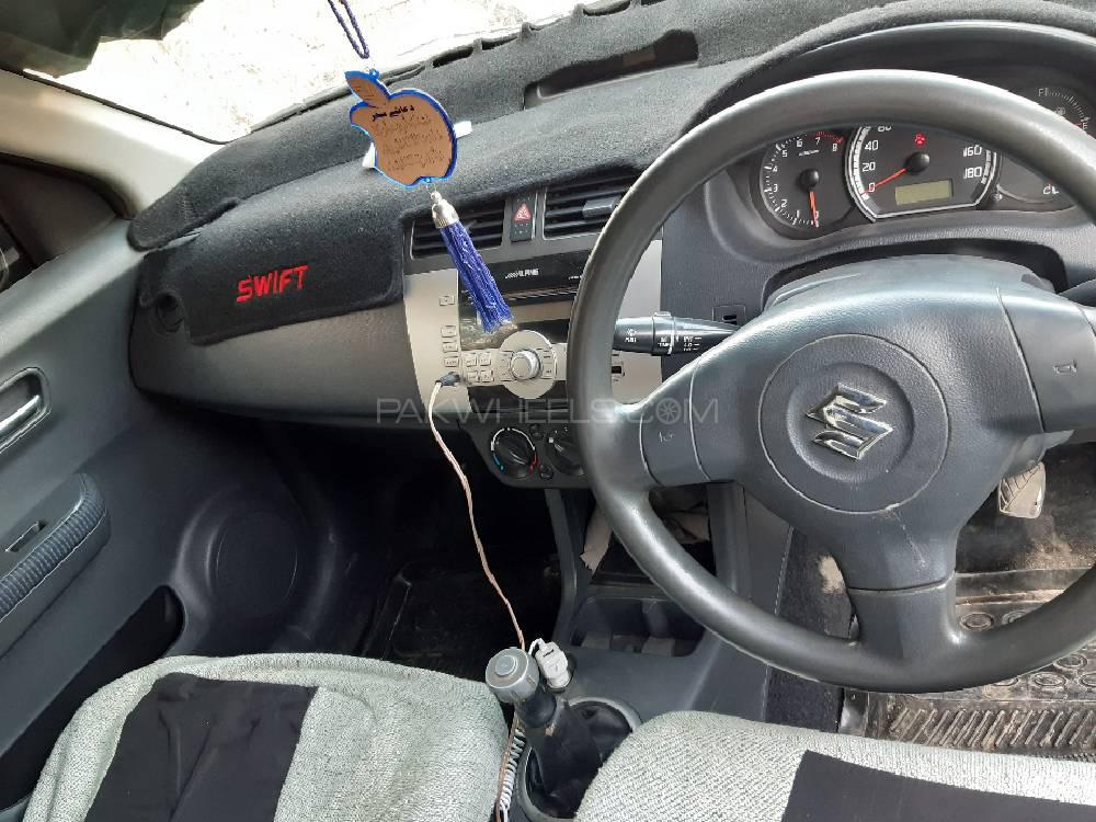 Suzuki Swift 2012 for Sale in Larkana Suzuki Swift 2012 for Sale in Larkana Image-4